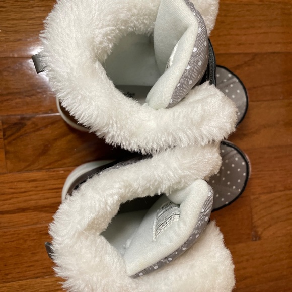 Carters Girls Snow Boots Size 12 Gray/White/Pink Polka Dot Fur Trim - Picture 6 of 8